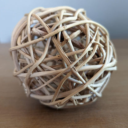 4" Grape Vine Ball (Peeled) - BinkyBunny.com House Rabbit Store